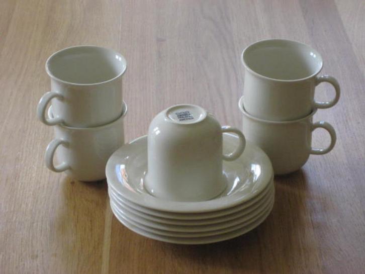 Arabia Artica 5 espresso kop /schotels ZGAN Finland, Huis en Inrichting, Keuken | Servies, Zo goed als nieuw, Bord(en), Overige stijlen