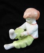 Aquincum - Meisje trekt haar broek aan (3084), Ophalen, Zo goed als nieuw, Mens