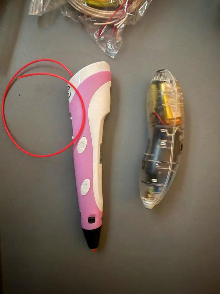 3D Pen - Creatief Ontwerpen! 2 stuks, Computers en Software, 3D-printerbenodigheden, Gebruikt, Ophalen of Verzenden