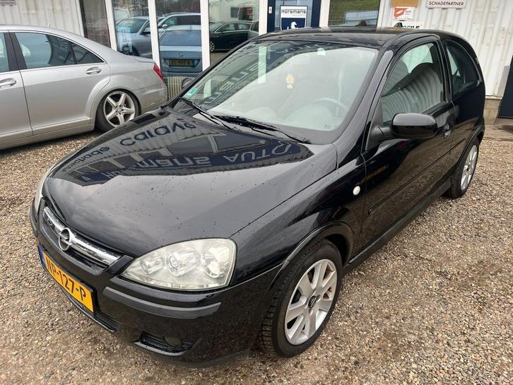 Opel Corsa 1.2-16V Sport *** Nwe apk **, Auto's, Opel, Corsa, Airbags, Centrale vergrendeling, Elektrische ramen, Lichtmetalen velgen