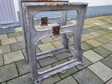 set industriële machinepoten zwaar gietijzer beschikbaar voor biedingen