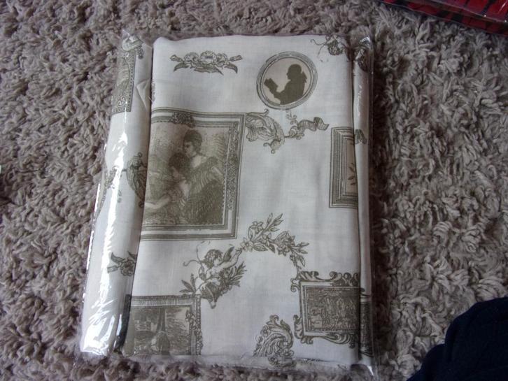 LAP STOF SOEPELVALLENDE STOF MET BROCANTE OPDRUK/1.40brX2.10, Hobby en Vrije tijd, Stoffen en Lappen, Nieuw, Katoen, 120 cm of meer