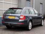 Skoda Octavia Combi 2.0 TDI Elegance Businessline|Xenon|Navi, Stof, Gebruikt, 680 kg, 4 cilinders