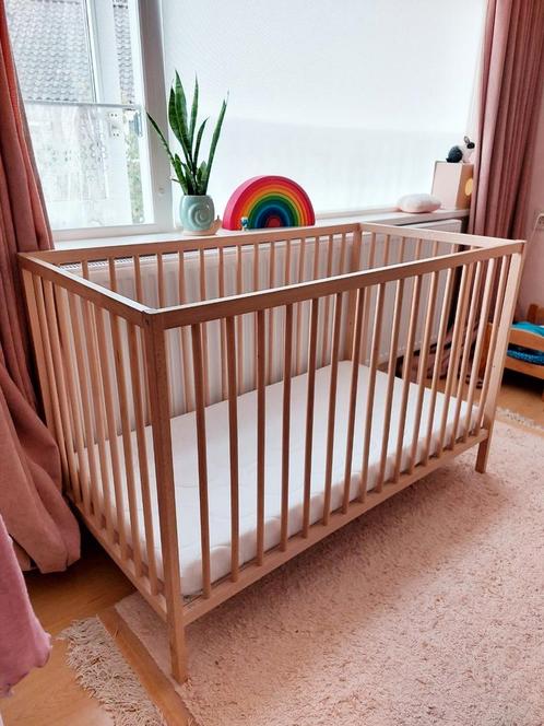 Ikea Sniglar ledikant met Skonast matras, Kinderen en Baby's, Babywiegjes en Ledikanten, Zo goed als nieuw, Ledikant, Ophalen