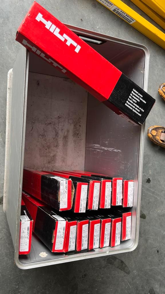 Hilti Schroeven - Nieuw in Doos, Doe-het-zelf en Verbouw, Gereedschap | Handgereedschap, Nieuw, Ophalen