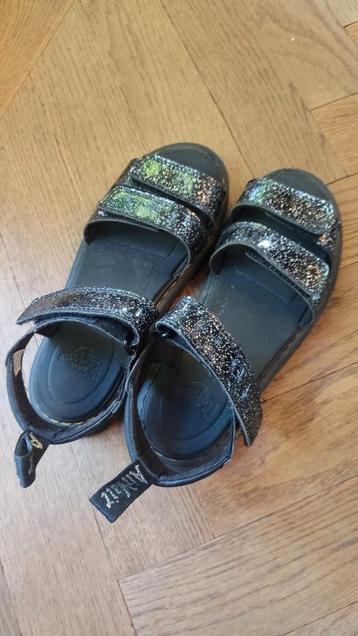 Dr Martens sandalen maat 36. Doctor Martens. Dokter martens beschikbaar voor biedingen