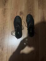 Puma Voetbalschoenen Maat 44. Een keer gedragen., Kleding | Heren, Schoenen, Ophalen of Verzenden, Zo goed als nieuw, Zwart, Sportschoenen