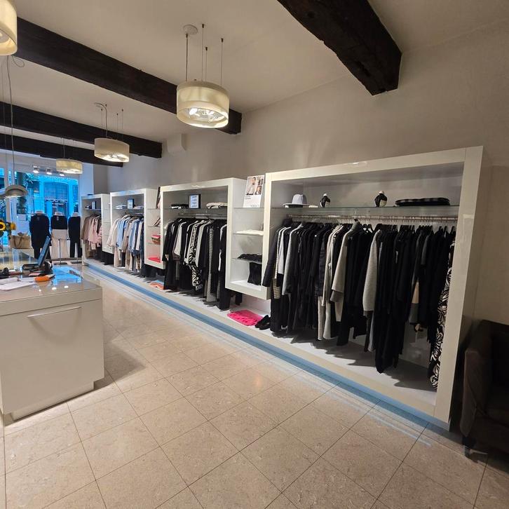 Kleding winkel inventaris, hoogglans wit., Zakelijke goederen, Kantoor en Winkelinrichting | Beveiliging