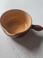 Vintage Franse aardewerken sauspan kom made in France, Ophalen of Verzenden, Zo goed als nieuw, Kom(men), Overige stijlen