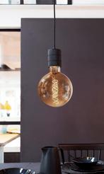 Calex Mega Globe Bulb met hangende lamp, Huis en Inrichting, Lampen | Hanglampen, Ophalen, Gebruikt, Metaal, Minder dan 50 cm