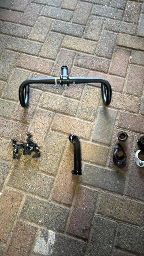 Trek Bontrager onderdelen wielen seatmast remmen stuur+pen, Fietsen en Brommers, Fietsaccessoires | Overige Fietsaccessoires, Zo goed als nieuw