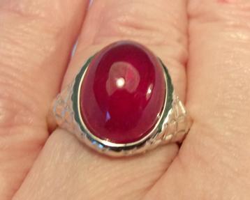 Nieuwe damesring, witgoud, 5.52 gram, 7.7ct Robijn beschikbaar voor biedingen