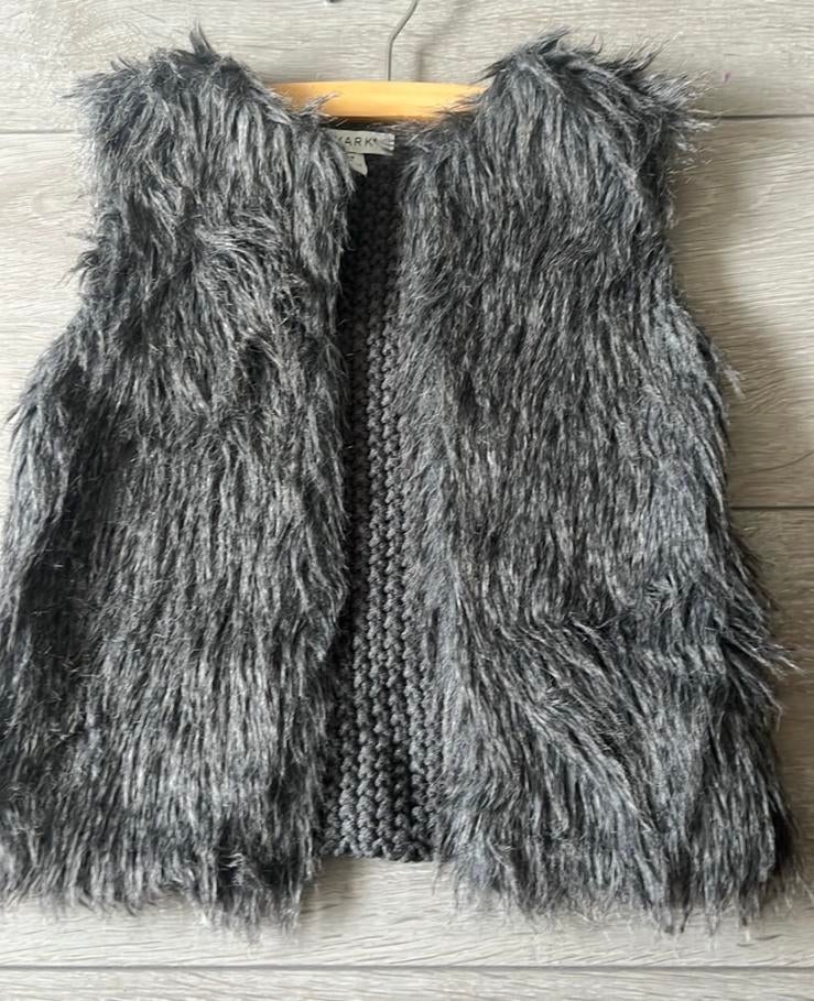Grijze bodywarmer fluffy maat98, Kinderen en Baby's, Kinderkleding | Maat 98, Ophalen of Verzenden, Zo goed als nieuw, Meisje
