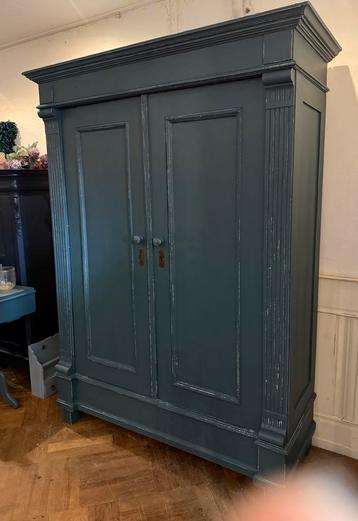 Grote antieke kast, vintage servieskast oude linnenkast VdlM beschikbaar voor biedingen