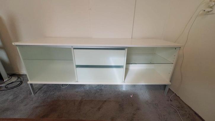 Witte kast / dressoir, Huis en Inrichting, Kasten | Televisiemeubels, Zo goed als nieuw, 150 tot 200 cm, 50 tot 75 cm, Ophalen