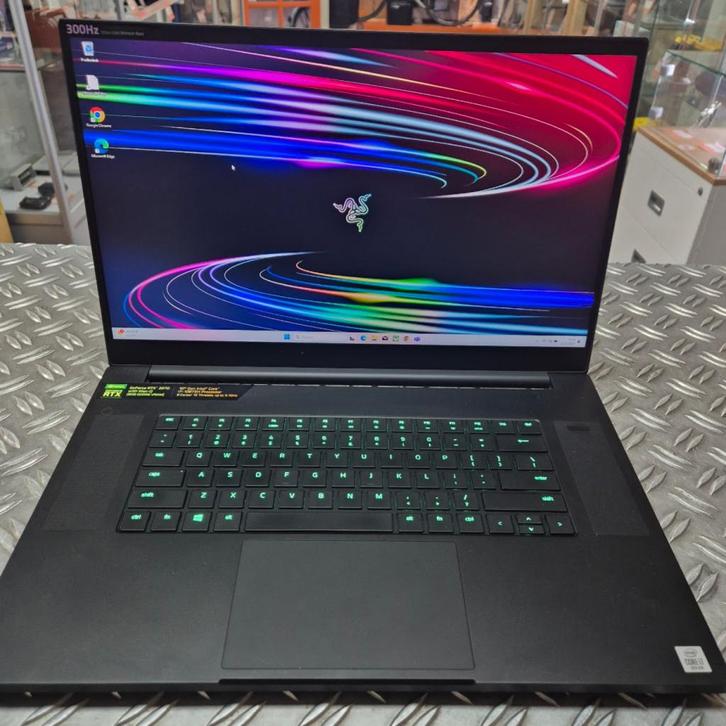 Razer Blade PRO17 RTX2070 i7-10875 32GB Met garantie, Computers en Software, Windows Laptops, Zo goed als nieuw