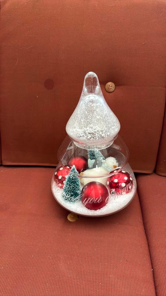 Glazen kerstboom met inhoud 30/17cm met tekst, Diversen, Kerst, Ophalen of Verzenden, Nieuw
