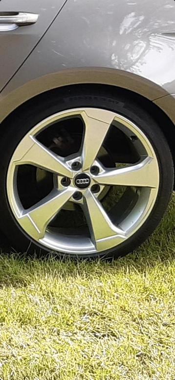 Audi RS3 silber titan met dunlop sportmaxx 235 35 19 golf 7 beschikbaar voor biedingen