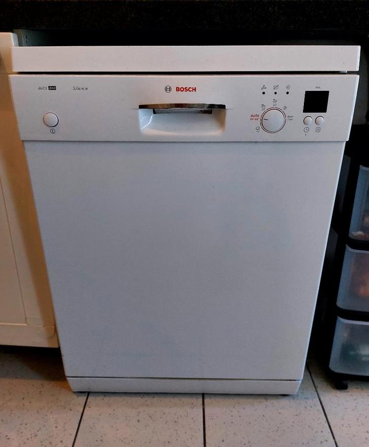Bosch nette vaatwasser- werkt uitstekend, Witgoed en Apparatuur, Vaatwasmachines, Zo goed als nieuw, Vrijstaand, Minder dan 85 cm