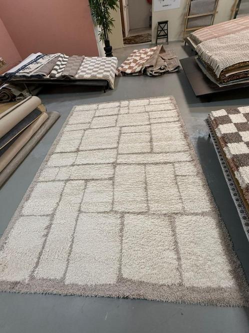 polyester vloerkleed wit/beige 200x290, Huis en Inrichting, Stoffering | Tapijten en Kleden, 150 tot 200 cm, 200 cm of meer, Rechthoekig