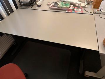 Gebruikt bureau’s in goede staat beschikbaar voor biedingen