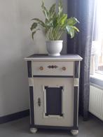 een leuk oude brocante kastje wit/grijs met lade en deurtje, Antiek en Kunst, Curiosa en Brocante, Ophalen