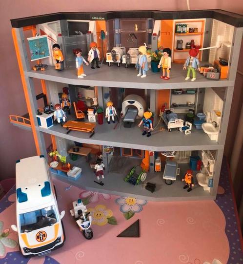 Playmobil groot ziekenhuis (70190), ambulance en nog meer!, Kinderen en Baby's, Speelgoed | Playmobil, Zo goed als nieuw, Complete set