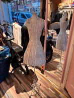 Rieten paspop vintage etalage pop, Ophalen