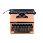 Vintage Triumph Gabriele 12 zalmroze typemachine, Diversen, Typemachines, Ophalen of Verzenden, Gebruikt