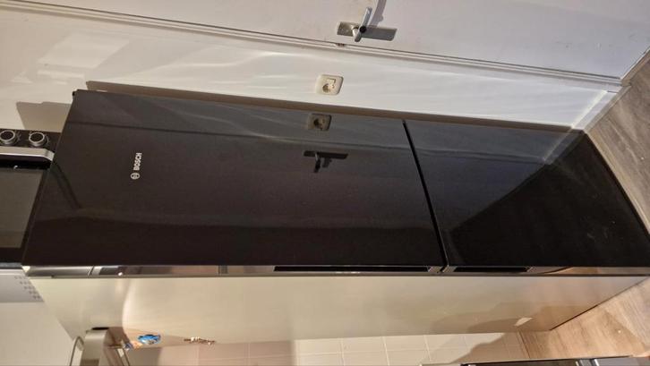 Grote Bosch koel/vries combinatie zwart, Witgoed en Apparatuur, Koelkasten en IJskasten, Zo goed als nieuw, Met aparte vriezer