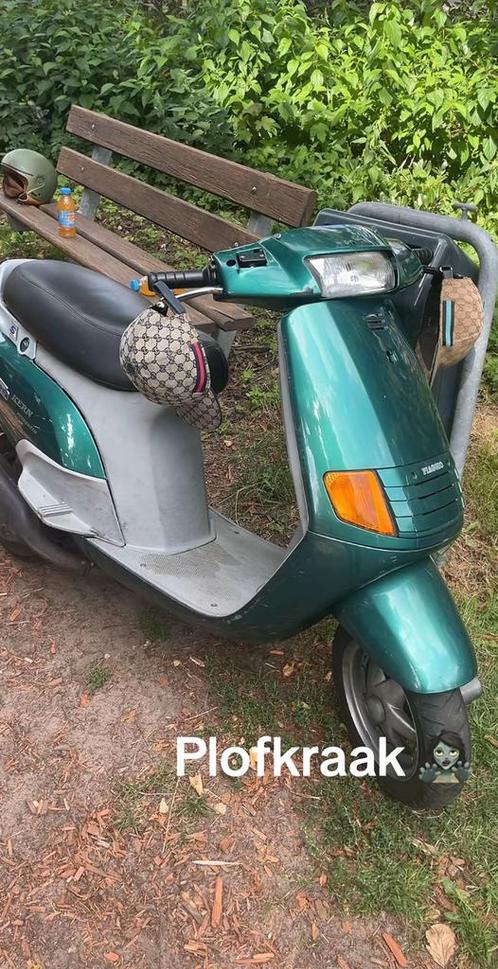 Piaggio Skr 125cc duits, Fietsen en Brommers, Scooters | Piaggio, Zo goed als nieuw, Overige modellen, Tweetakt, Ophalen