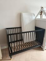 Bopita ledikant, zwart met gouden pootjes inclPretura matras, Ophalen, Zo goed als nieuw, Ledikant