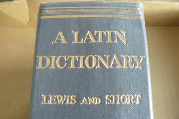 A LATIN DICTIONARY / Freund / Lewis and Short / Oxford beschikbaar voor biedingen