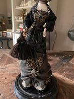 Antieke victoriaanse pop in stolp, Antiek en Kunst, Ophalen of Verzenden