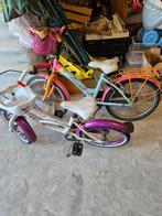 2 meisjes fietsen, Ophalen, Gebruikt, 22 inch