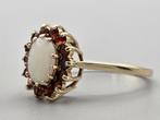 Gouden Vintage ring edelsteen opaal en granaat. 2025/684., 18 tot 19, Overige kleuren, ., Ophalen of Verzenden