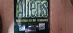M. Day - Aliens, Ophalen of Verzenden, Zo goed als nieuw, M. Day