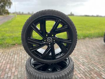 Volkswagen Golf 8 Bergamo Velgen 18 Inch Winterbanden beschikbaar voor biedingen