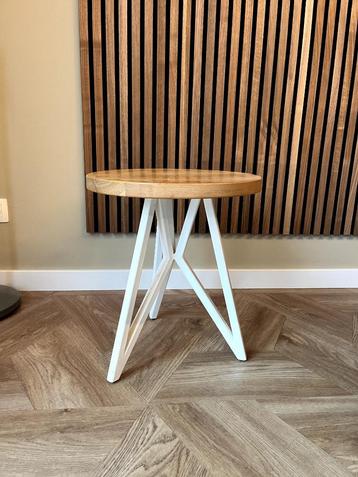 Studio Henk Butterfly tripod coffee table beschikbaar voor biedingen