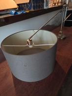 Plafondlamp / pendellamp met taupe kap van Rietveld Licht, Huis en Inrichting, Lampen | Lampenkappen, Ophalen, Gebruikt, Overige kleuren