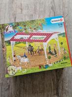 Schleich Horse Club Manege met amazones en paarden 42389, Ophalen of Verzenden, Zo goed als nieuw