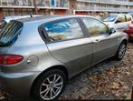 Alfa Romeo 147 1.6 T.spark 5 Deurs 2005 1jaar apk en NAP pas, Auto's, Alfa Romeo, Voorwielaandrijving, Elektrische ramen, 4 cilinders