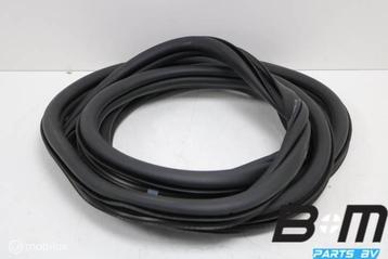 Portierrubber rechtsvoor VW Golf 7 5drs 5G4867912B beschikbaar voor biedingen