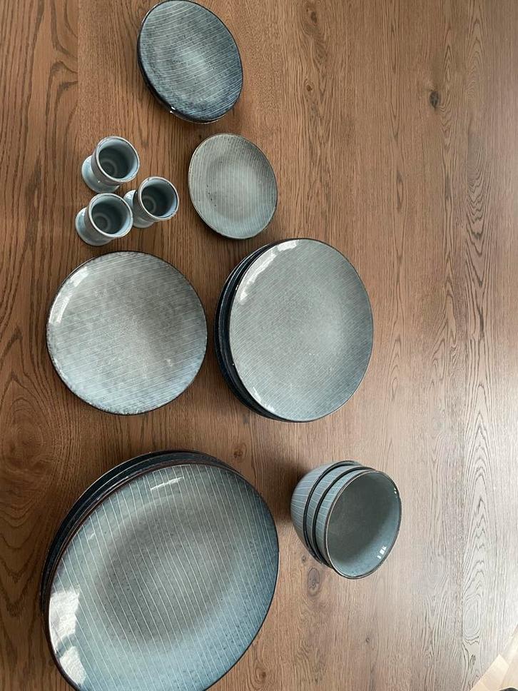 Broste Copenhagen Servies - Overcompleet, Huis en Inrichting, Keuken | Servies, Gebruikt, Compleet servies, Effen, Aardewerk, Ophalen of Verzenden
