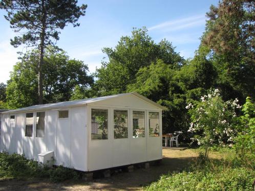 MOOI HUISJE TE HUUR MET ELEKTRA OP CAMPING BAKKUM, Caravans en Kamperen, Verhuur