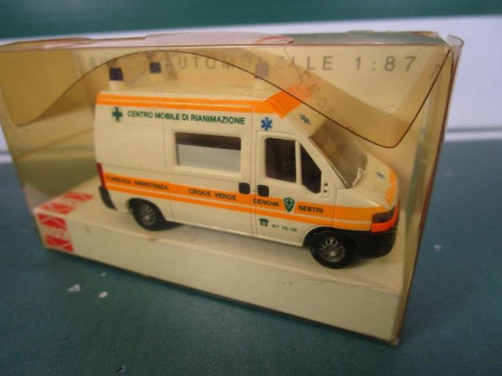 Busch Fiat Ambulance, Hobby en Vrije tijd, Modelauto's | 1:87, Gebruikt, Bus of Vrachtwagen, Overige merken, Ophalen of Verzenden