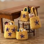 Zelf gehaakte tasjes poppenhuis, Verzamelen, Poppenhuizen en Toebehoren, Ophalen of Verzenden, Zo goed als nieuw, Poppenhuis