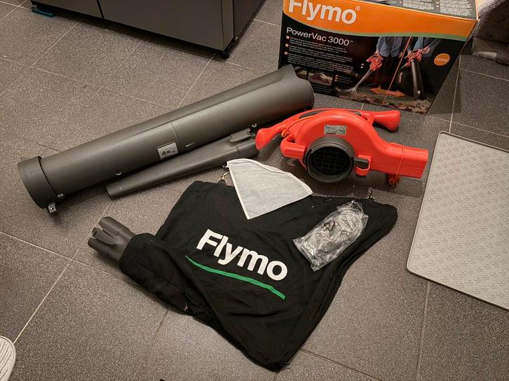 Flymo bladblazer en zuiger, Tuin en Terras, Bladblazers, Zo goed als nieuw, Handgedragen, Elektrisch, Met opvangzak, Met versnipperfunctie