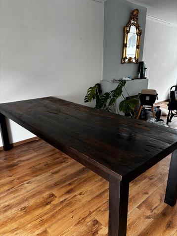 Massief Houten Eettafel (8-10 pers) beschikbaar voor biedingen