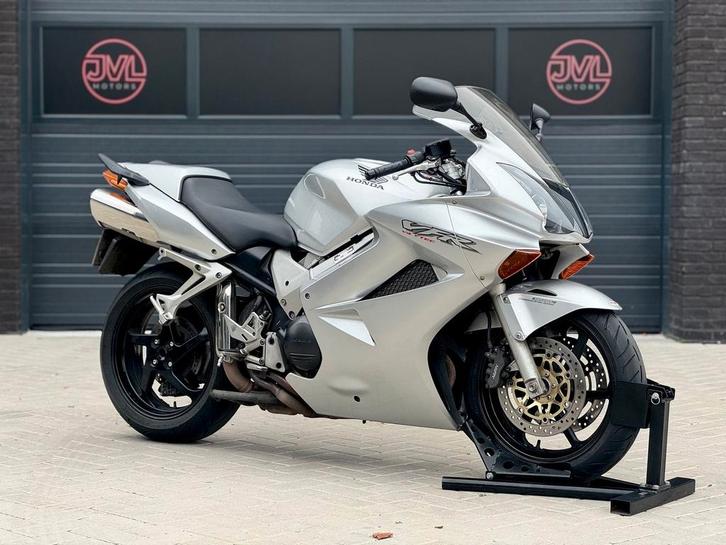INRUILKOOPJE !! Honda VFR 800 V-Tec vfr800 bj.2002, Motoren, Motoren | Honda, Bedrijf, Sport, meer dan 35 kW, 4 cilinders, Motorrijbewijs A